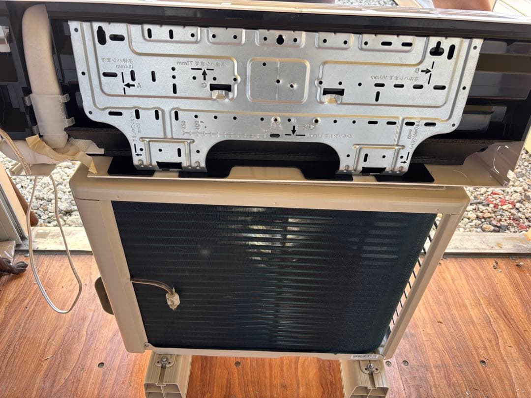 東芝　エアコン　RAS-2213TL(W) エアコン本体、室外機2024年