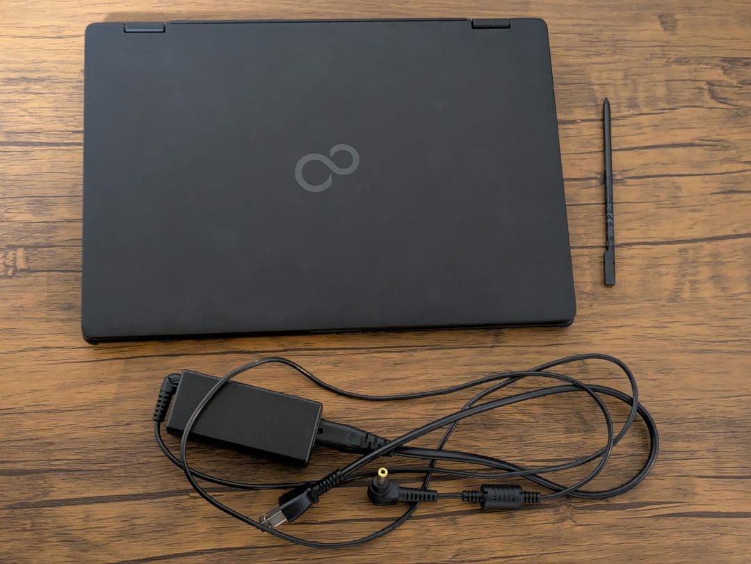 富士通 LIFEBOOK UH95/D3 i7-8565U 8GB