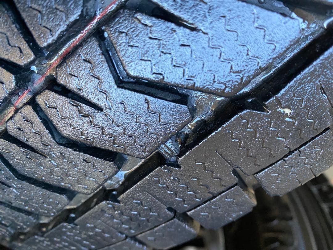 2023年製 ハイエース　スタッドレスタイヤ　ブリヂストン