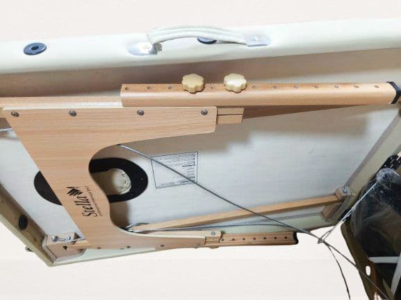 Stellaプロ用マッサージベッド 折りたたみ式 ホワイト 未使用品 ケース付き