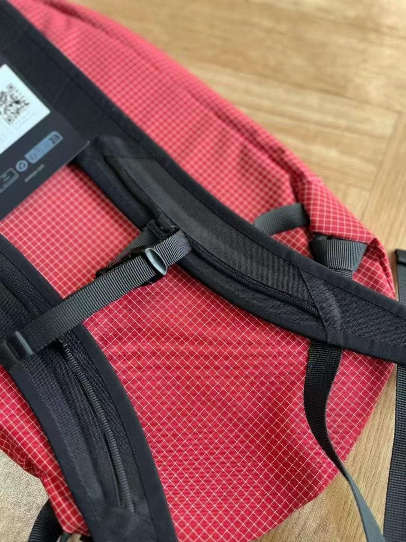 未使用 ARC'TERYX レッドチェックバックパック15L