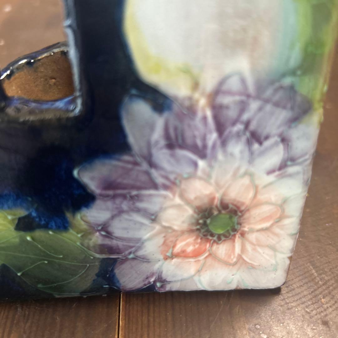 作家　陶芸作家　野村晃子　うさぎと花　飾り皿　花瓶　一輪挿し　ゆずりは工房好き