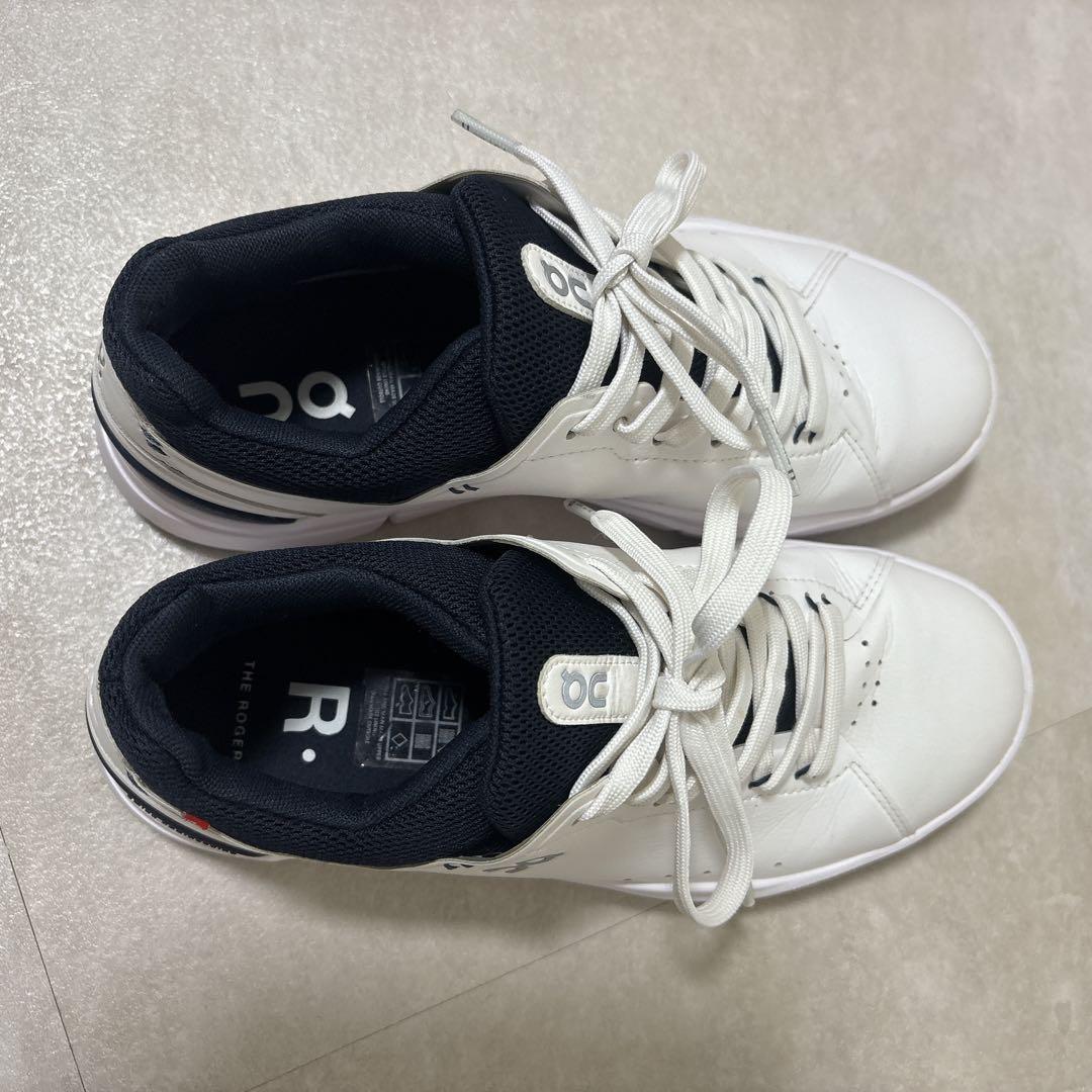 on スニーカー ホワイト/ネイビー