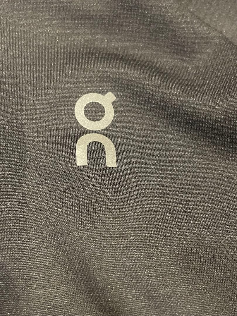 【美品】on オン ランニングウェア フード レディース Sサイズ