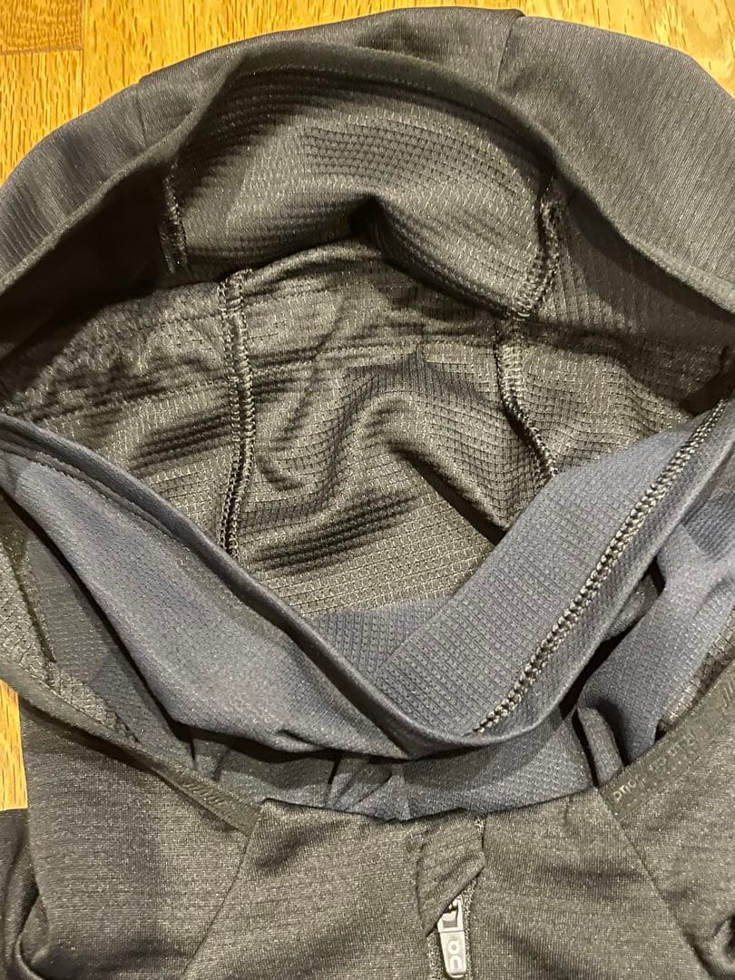 【美品】on オン ランニングウェア フード レディース Sサイズ