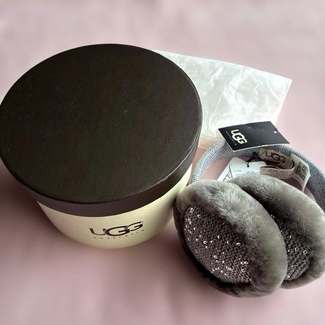 UGG グレー ファー イヤーマフ　未使用品　新品タグとケース付き