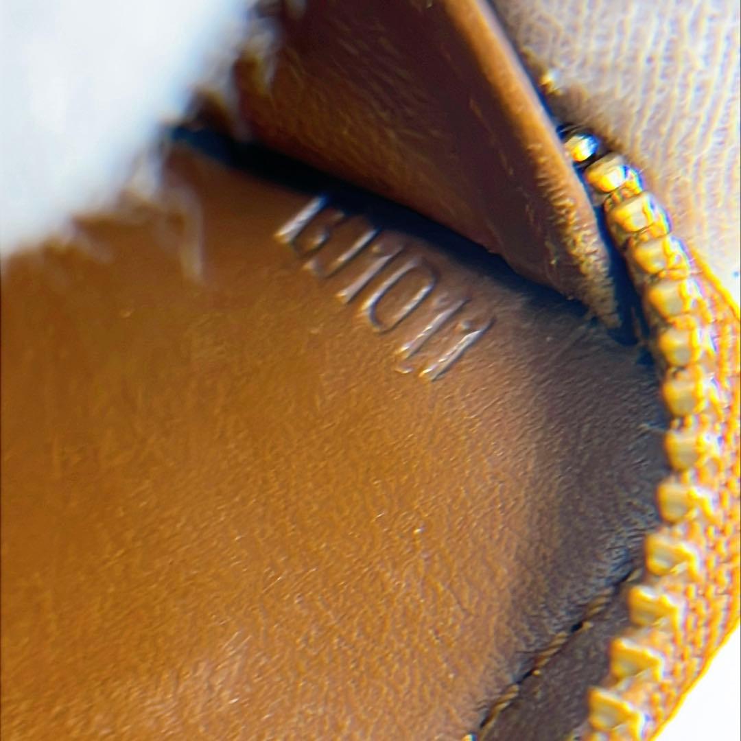 LOUIS VUITTON ルイヴィトン ヴェルニ ブルーム ラウンドジップ