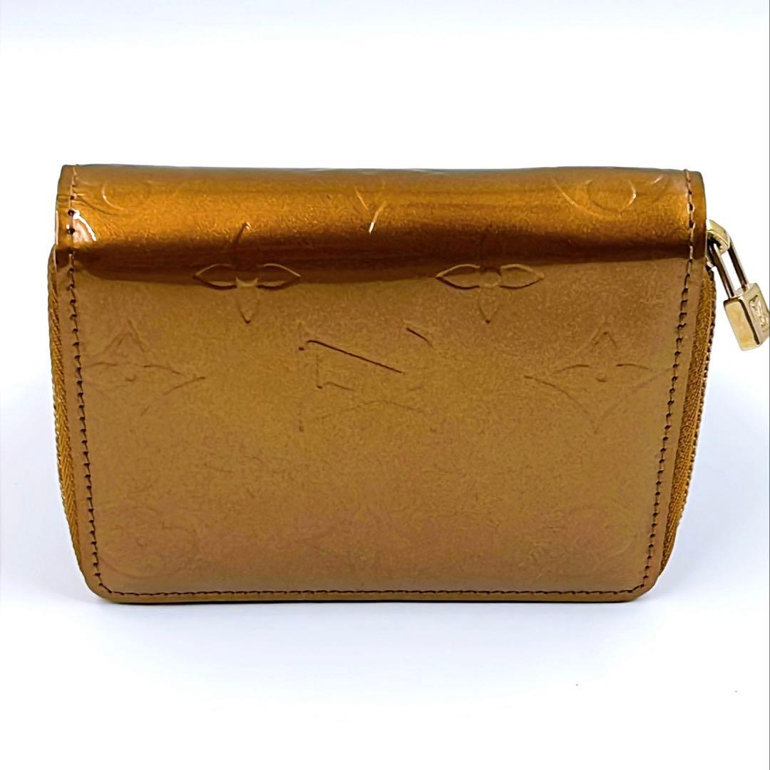 LOUIS VUITTON ルイヴィトン ヴェルニ ブルーム ラウンドジップ