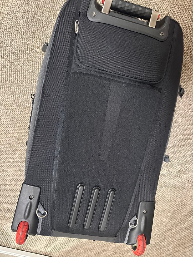 The North Face 黒いキャリーケース 大容量