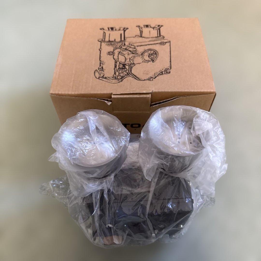 AUTO art DESIGN キャブレター型 塩、胡椒 調味料ケース