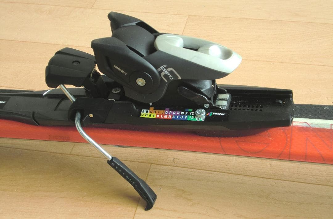 ■■送料無料■ELAN■FREELINE■ミッドスキー■135cm■メンテ付■■