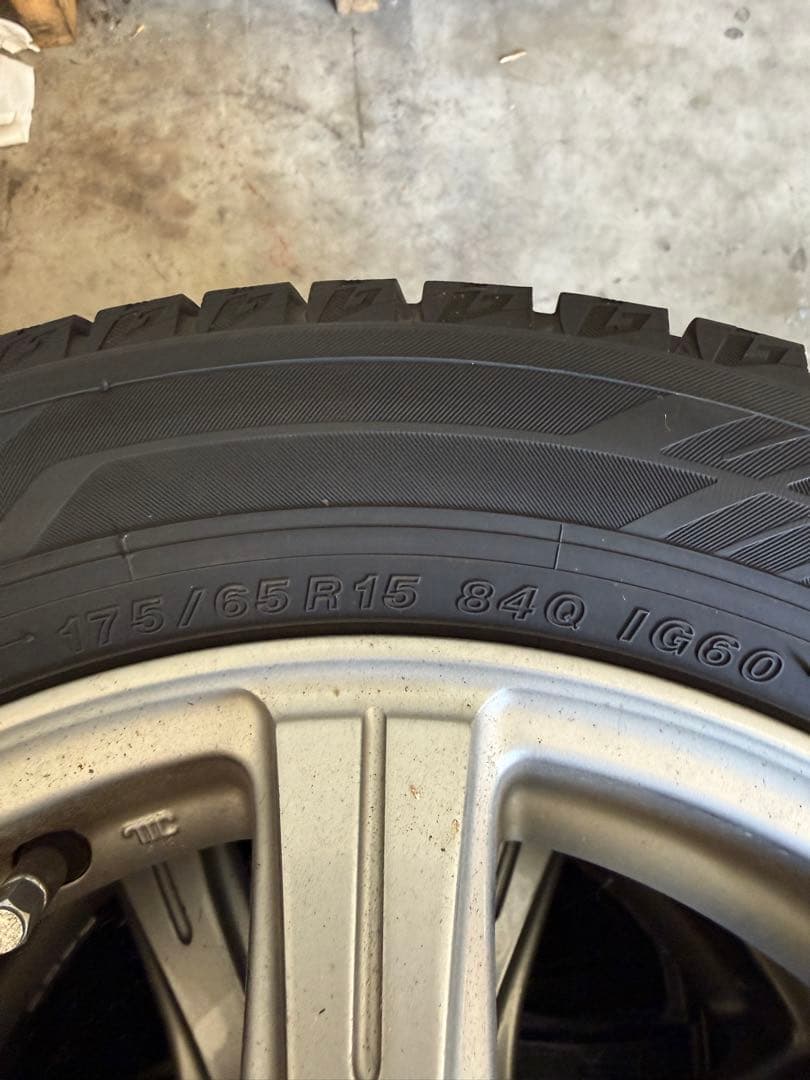 ヨコハマ IG60 スタッドレスタイヤ 175/65R15 4本セット