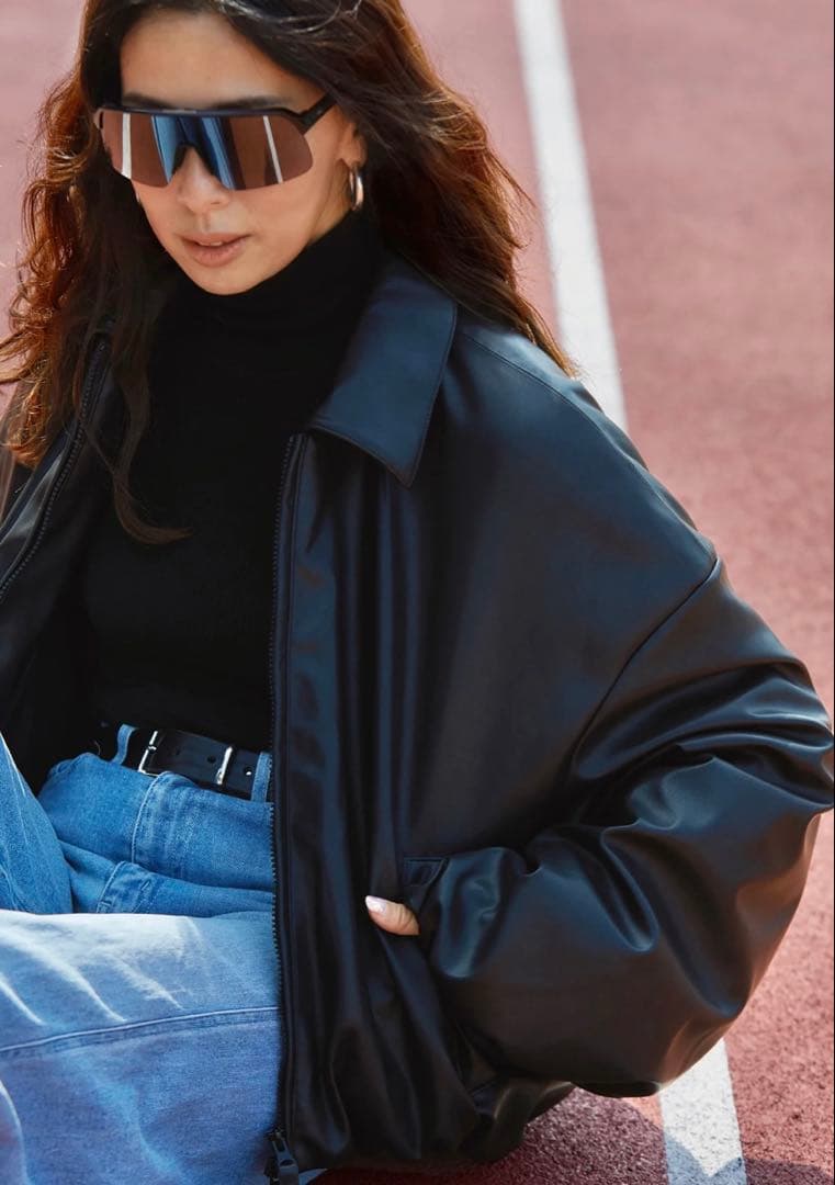 WERTHY ブラック クロップドジャケット