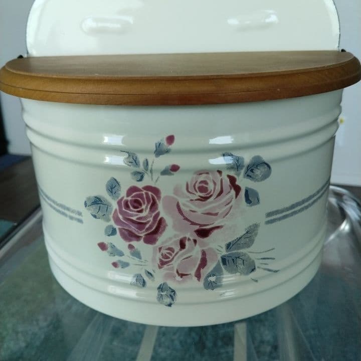 イマンホーロー・シャルロット セル缶 未使用品 美品です。希少