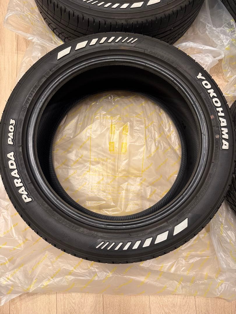 長*友様 YOKOHAMA PARADA 225/50R18 ホワイトレター　2