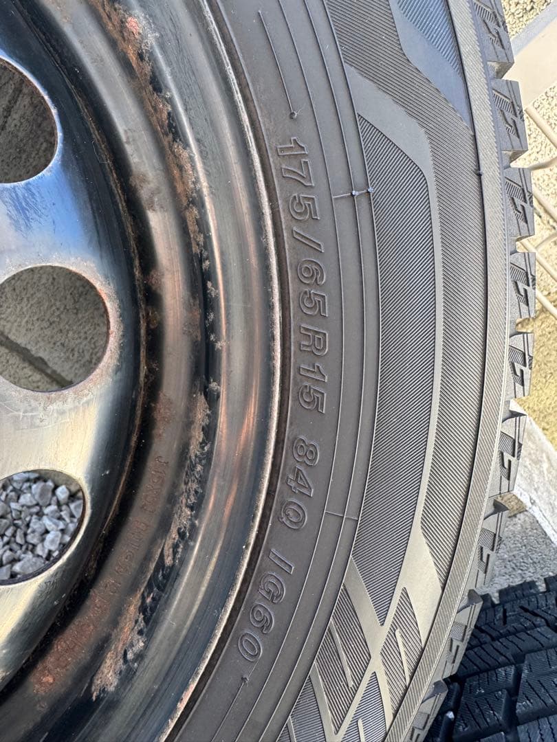 キ*2様 バリ山トヨタ15インチ鉄ホイール175/65R15スタッドレスタイヤ付