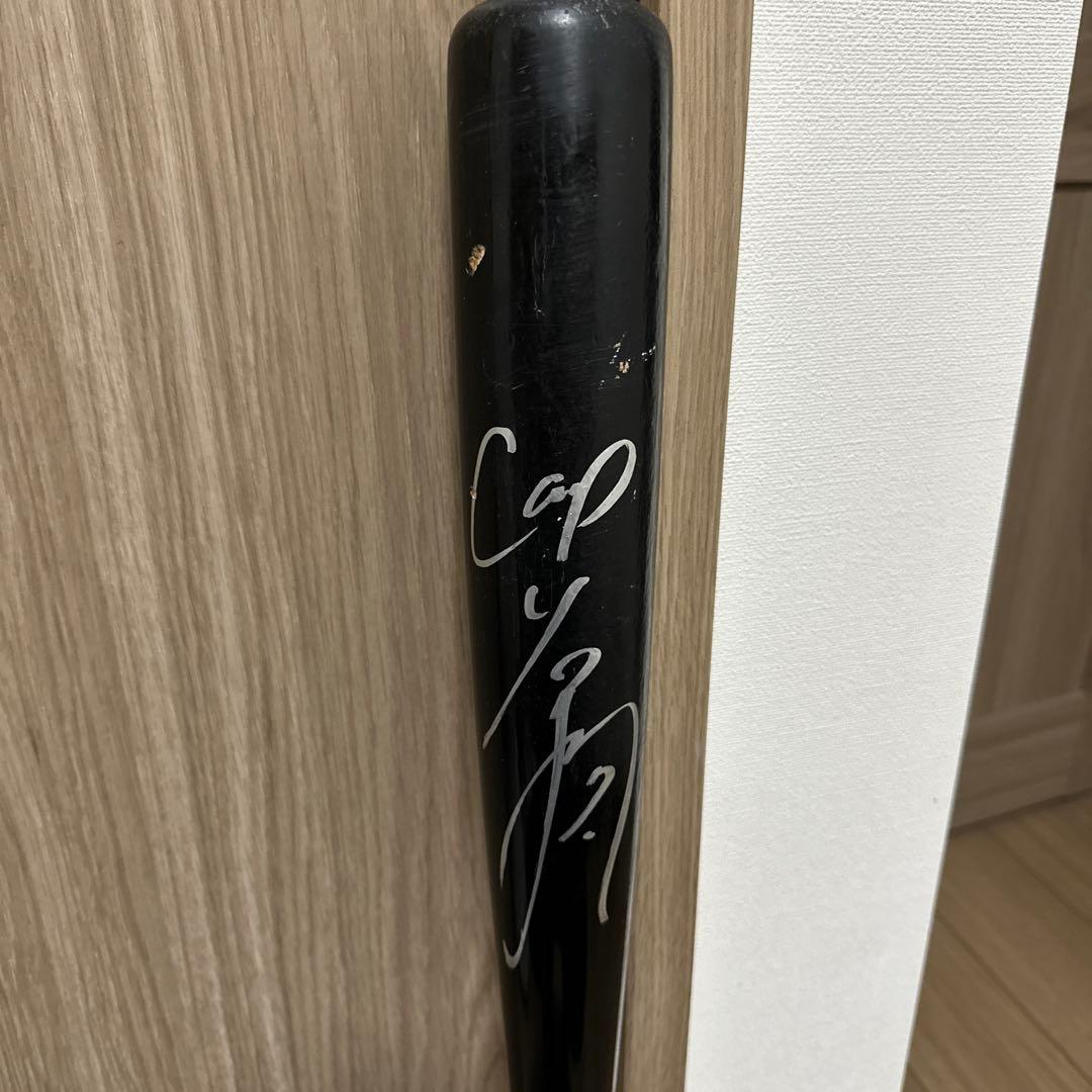 広島東洋カープ　堂林選手実使用バット　サイン入り