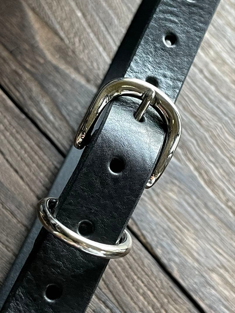 スタッズナローロングベルト　シルバーピラミッド　ミッスーリHTC CALEE