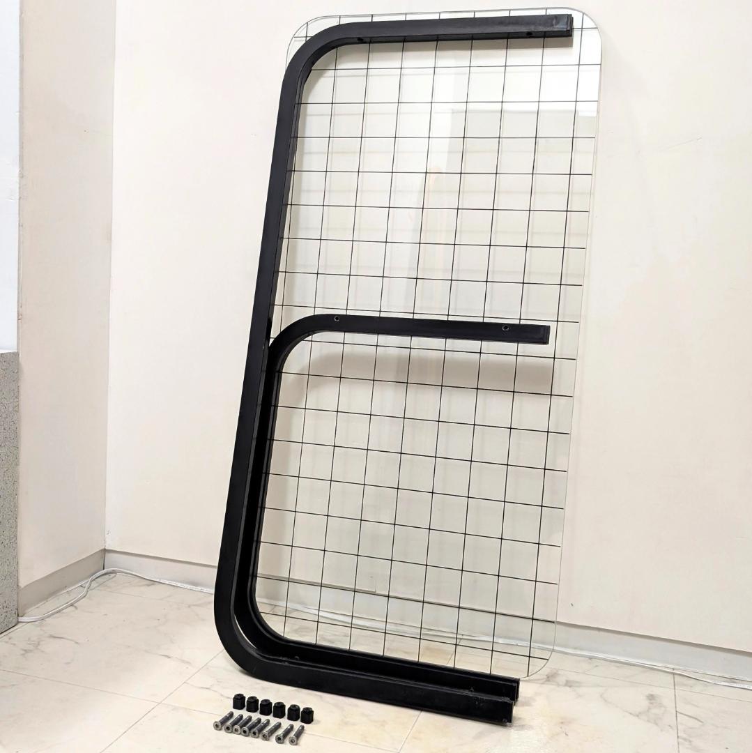 グリッド柄 リビング ガラス テーブル 黒 80s ビンテージ ポップ