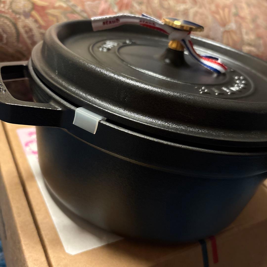 【新品】ピコ・ココット　ラウンド　ブラック　24㎝　3.8L ほうろう