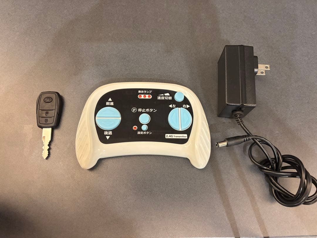 専用【値下げ】4WD 乗用玩具乗用ラジコン トヨタ ハイラックス 2人乗り