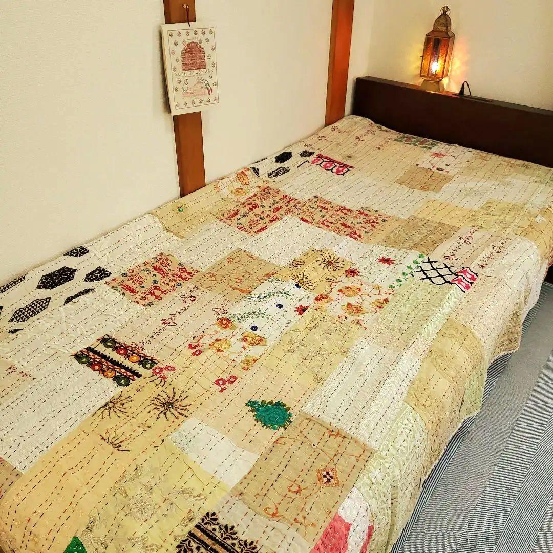 パッチワーク刺繍マルチカバー　ラリーキルト　シングルベッドf