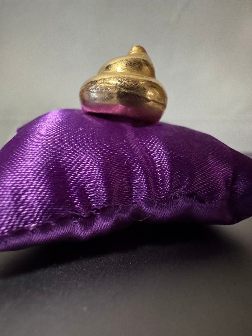 金のうんちオブジェ