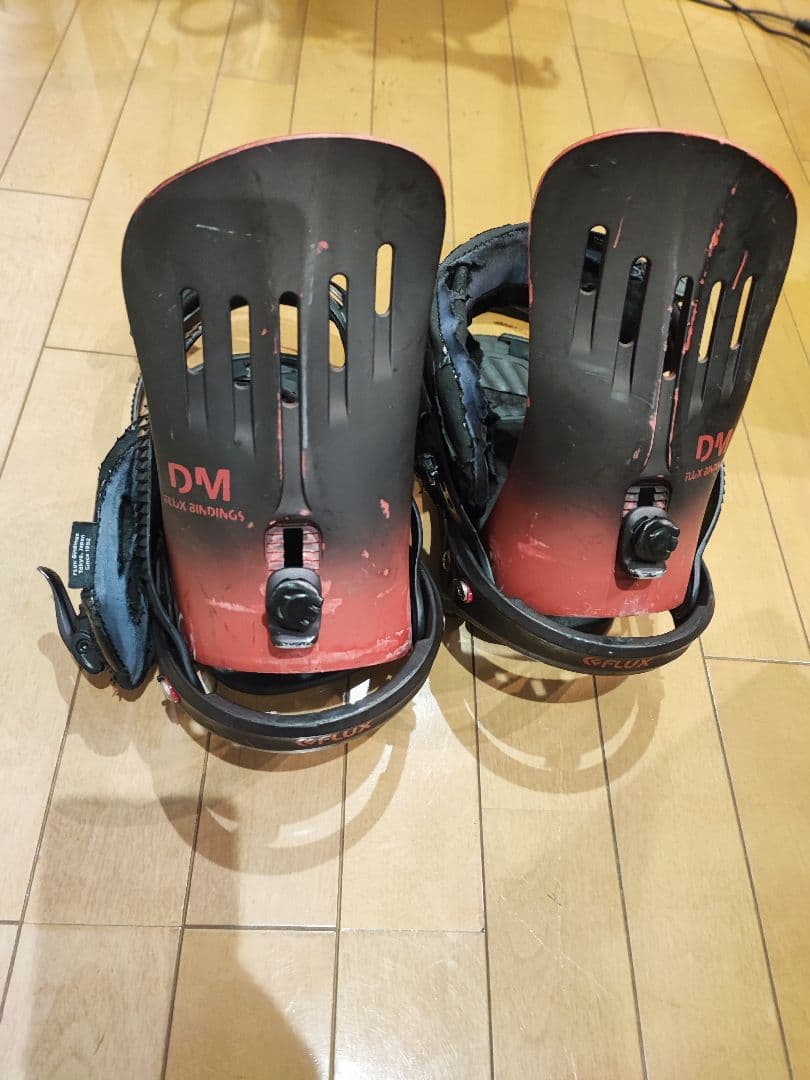 flux DM スノーボードビンディング ブラック/レッド