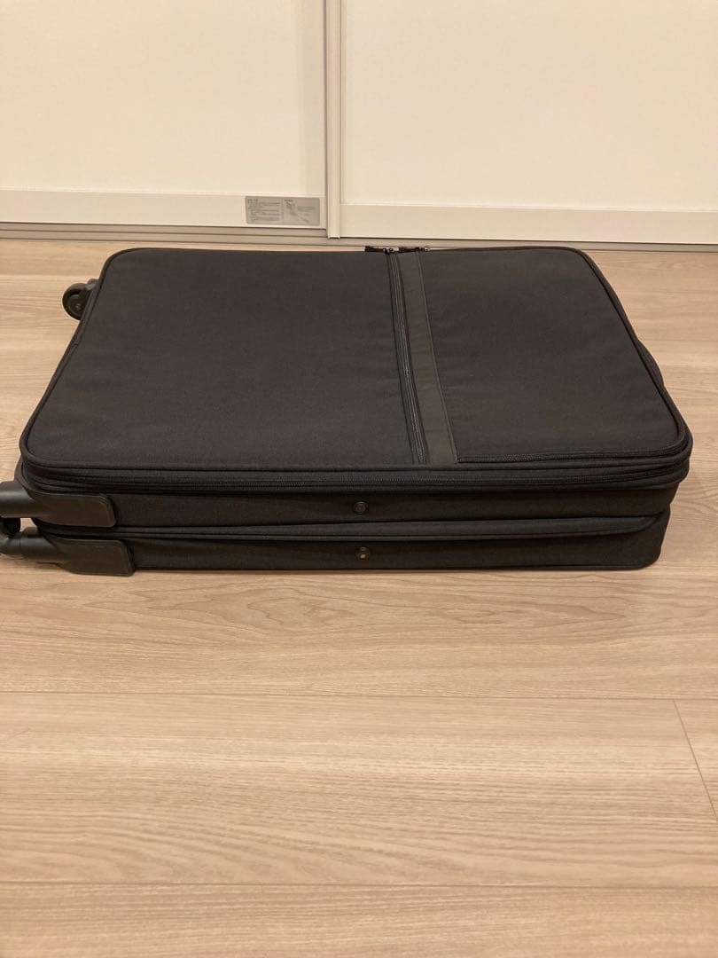 【無印良品】半分の厚みで収納できるソフトキャリーケース 63L ブラック