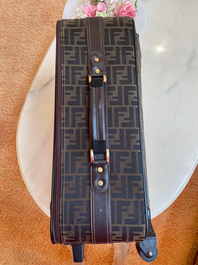 希少❣️FENDIフェンディズッカ柄‼️2輪キャリーケース❣️極美品‼️スタイリッシュ