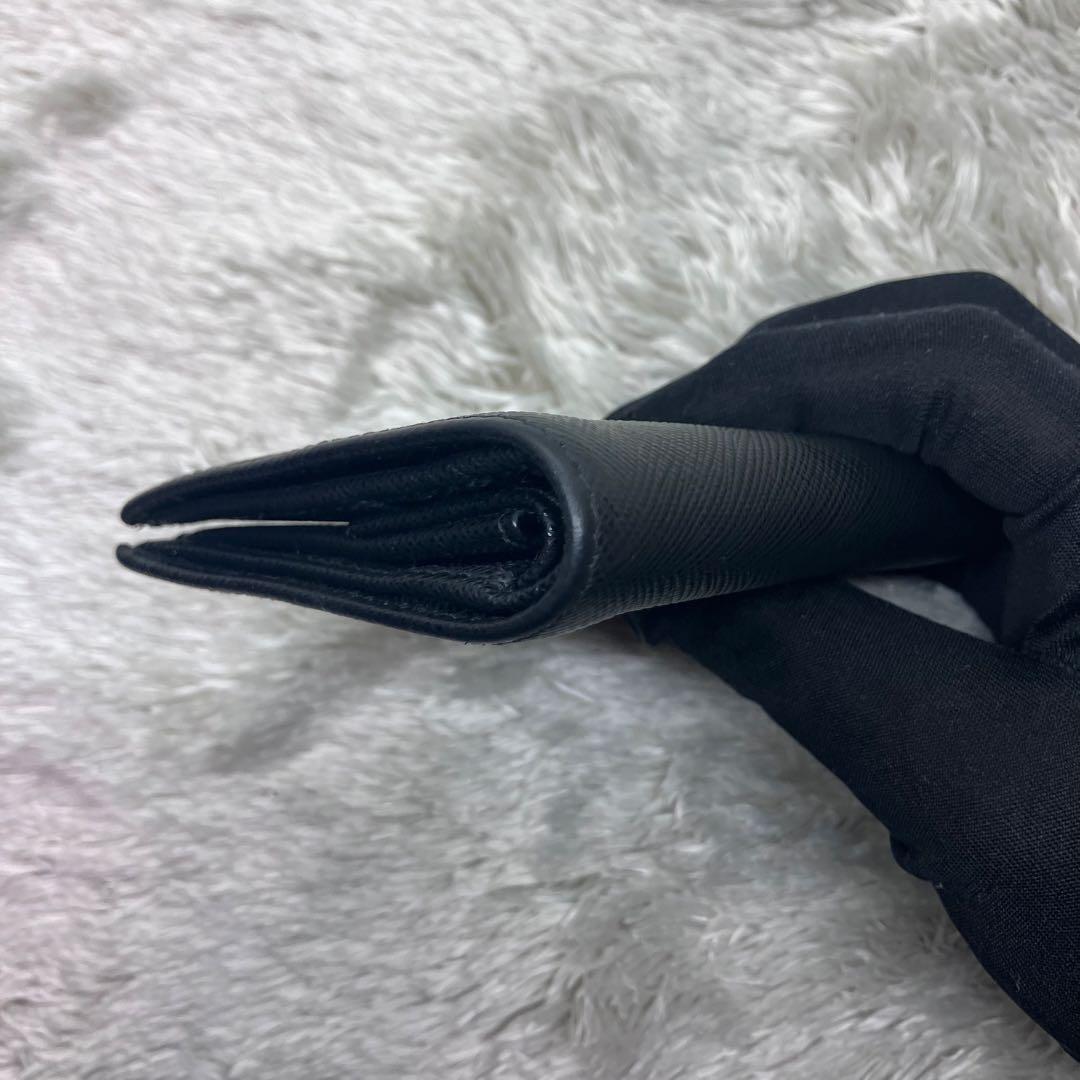 フラットファットさん専用PRADA 二つ折り財布サフィアーノトライアングルロゴ