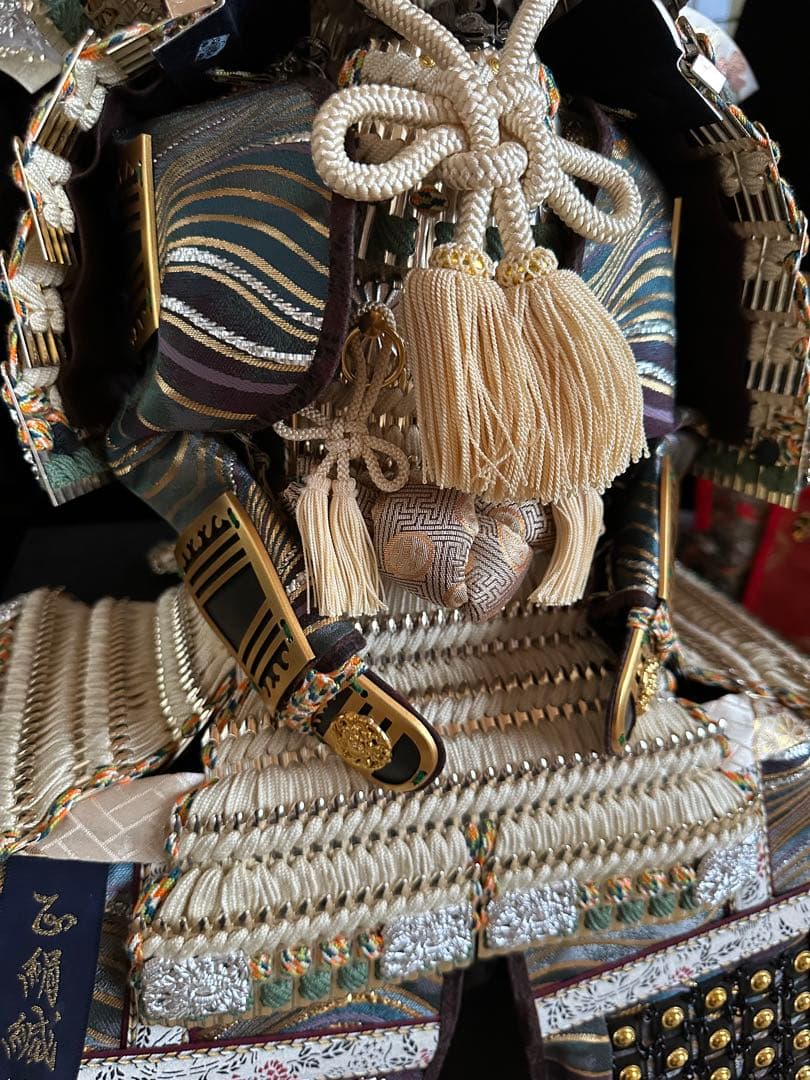 美品【鈴甲子雄山/ スズキネユウザン 】大鎧　正絹糸織　五月人形