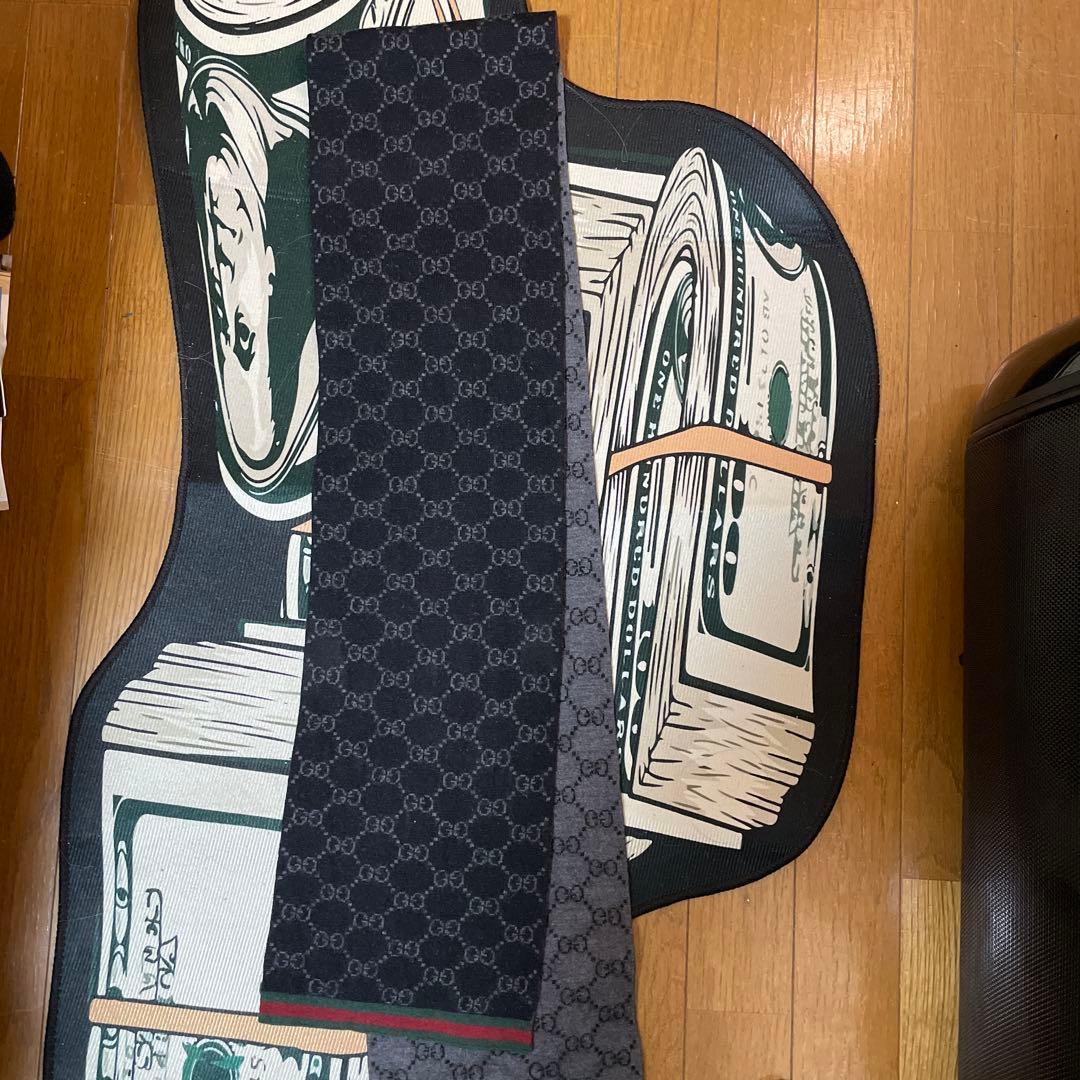 GUCC ダークグレー マフラー