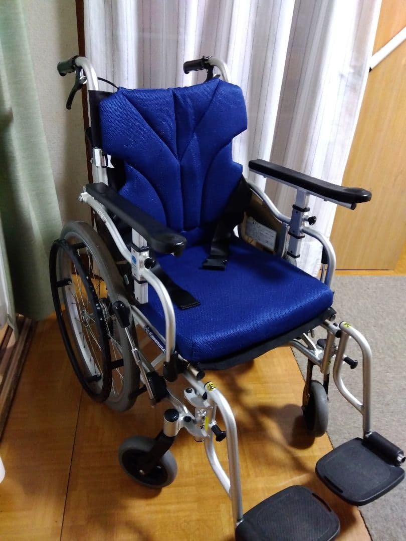 カワムラサイクル自走式車椅子KZ-20-40
