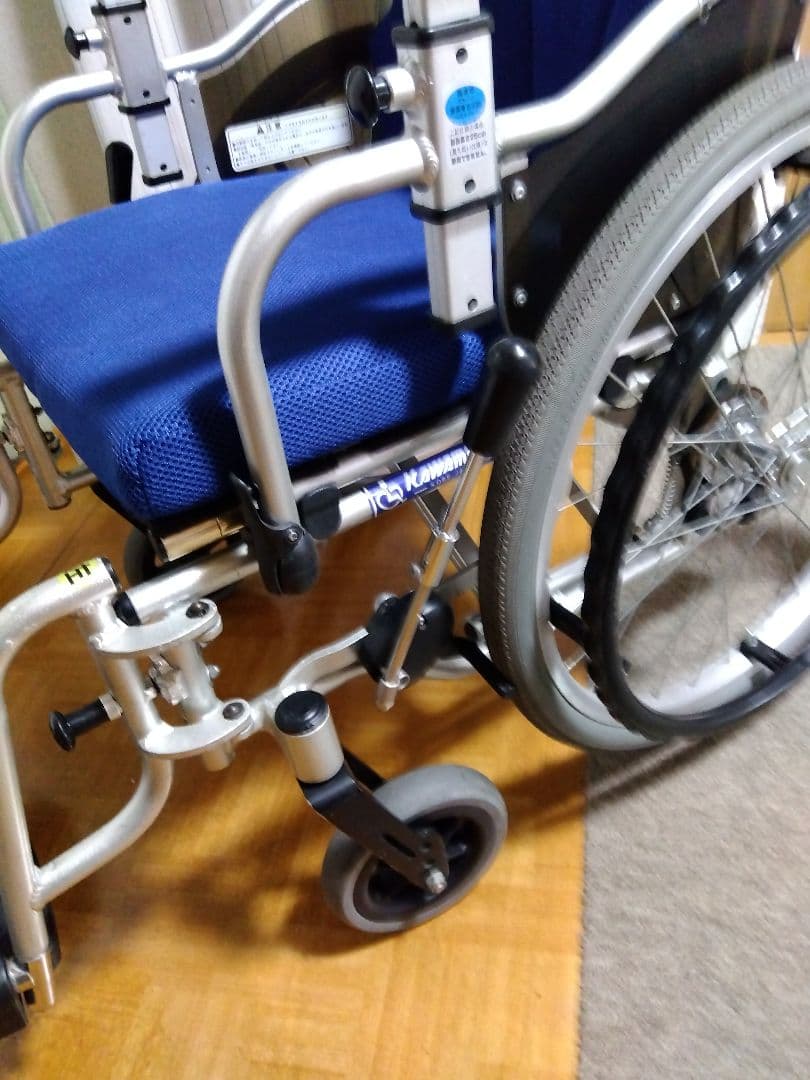 カワムラサイクル自走式車椅子KZ-20-40
