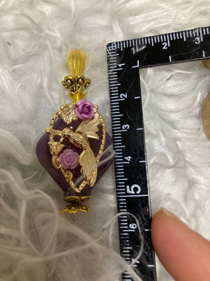 ★ ミニチュア　ビーズ　香水瓶　★ カスタムアイシードール　パープル