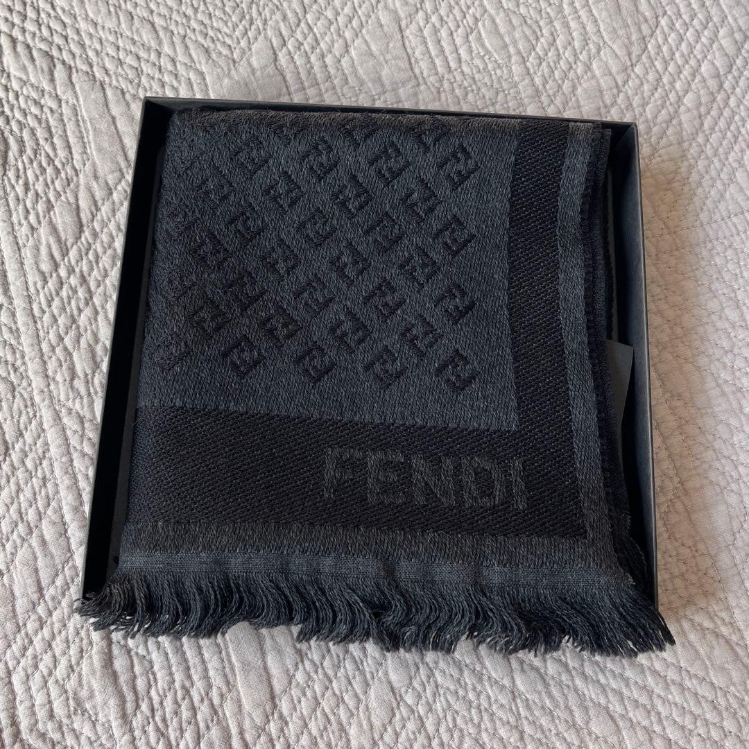 新品未使用 FENDI フェンディ ズッカ 総柄 マフラー