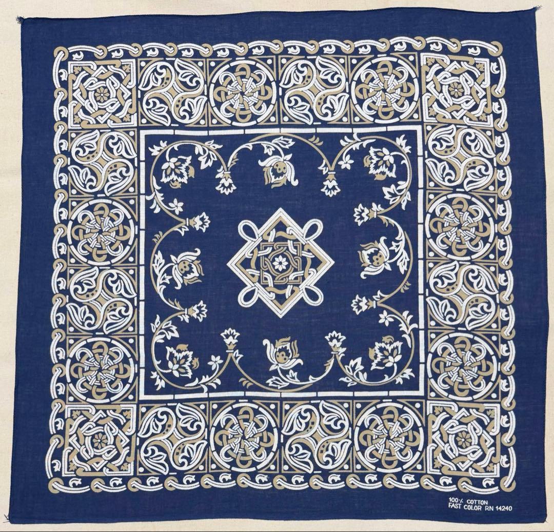 レア柄 スペシャル 14240 ネイビー USA製 ビンテージバンダナ 1660
