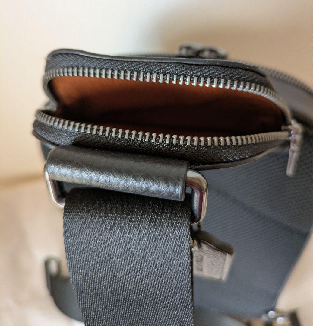 1月末までの出品【新品・未使用】COACHボディバッグ