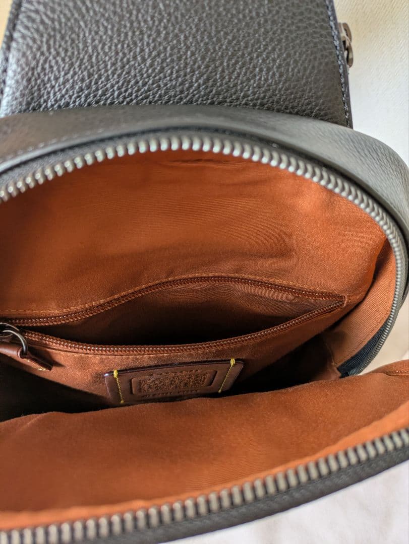 1月末までの出品【新品・未使用】COACHボディバッグ