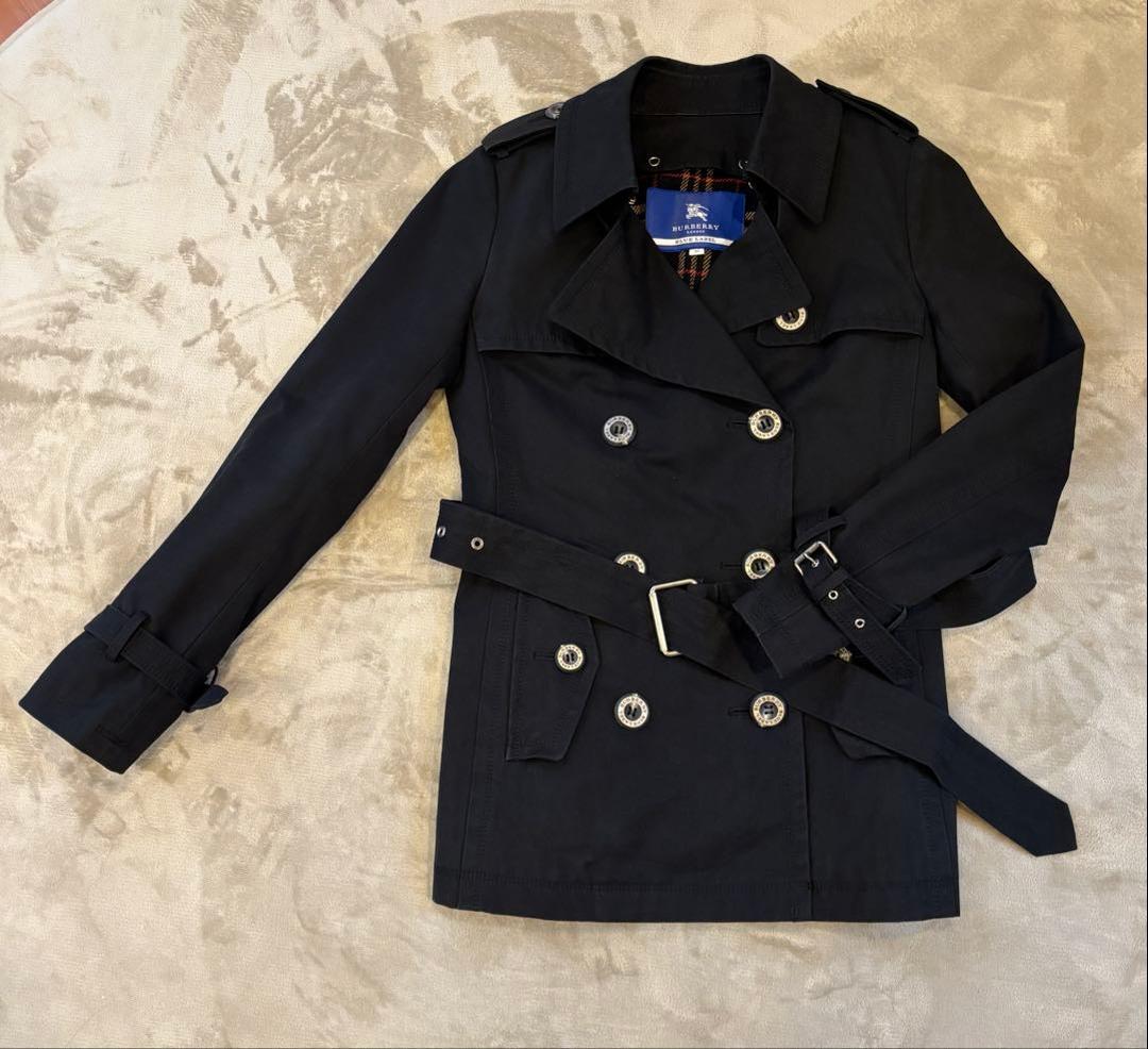 Burberryのトレンチコート ベルト付き