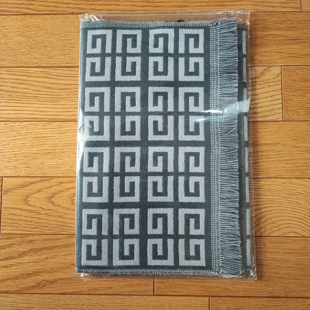 GIVENCHY 幾何学模様 マフラー 100%ウール　グレー