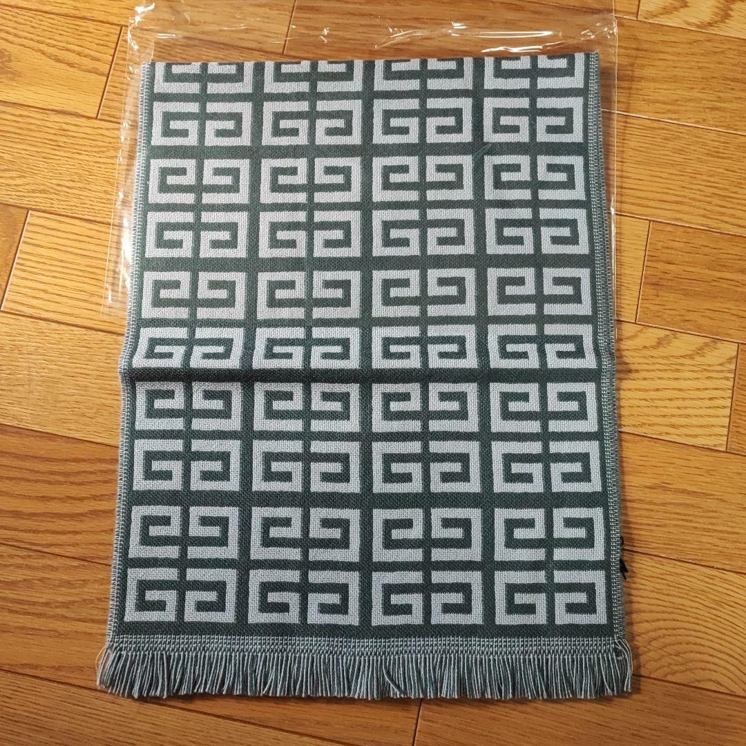 GIVENCHY 幾何学模様 マフラー 100%ウール　グレー