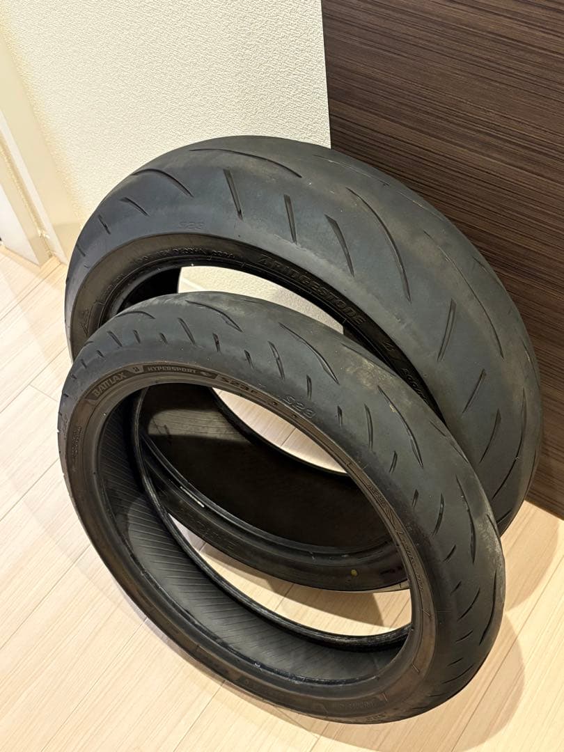 ブリヂストン　S23 前後セット120/70 200/55 R17