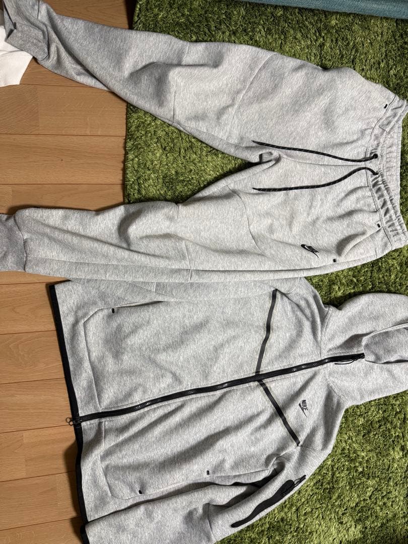 Nike テックフリース廃盤