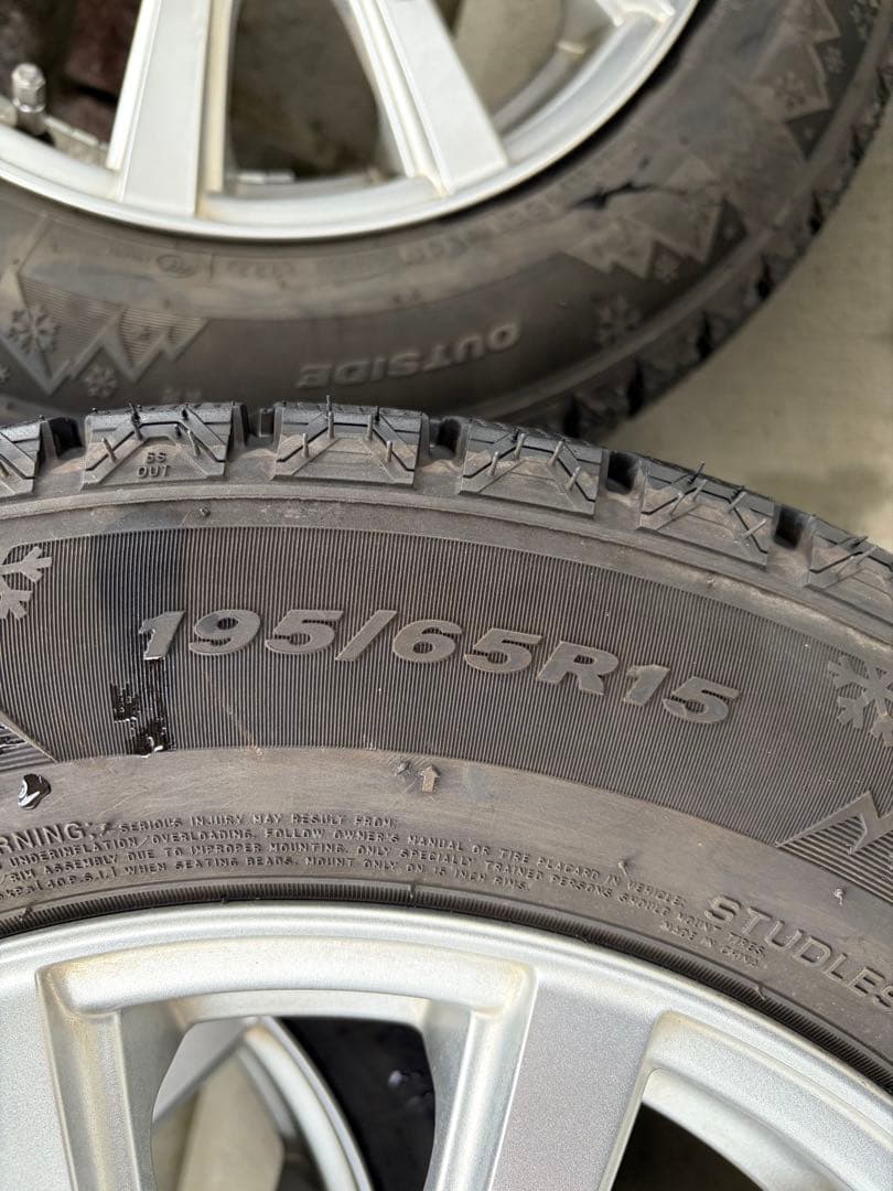 プリウス　30系 スタッドレスタイヤ 15インチ ホイールセット