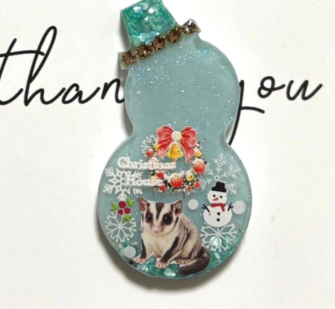 再販不可。フクロモモンガ♡雪だるま♡レジンヘアゴムブローチ