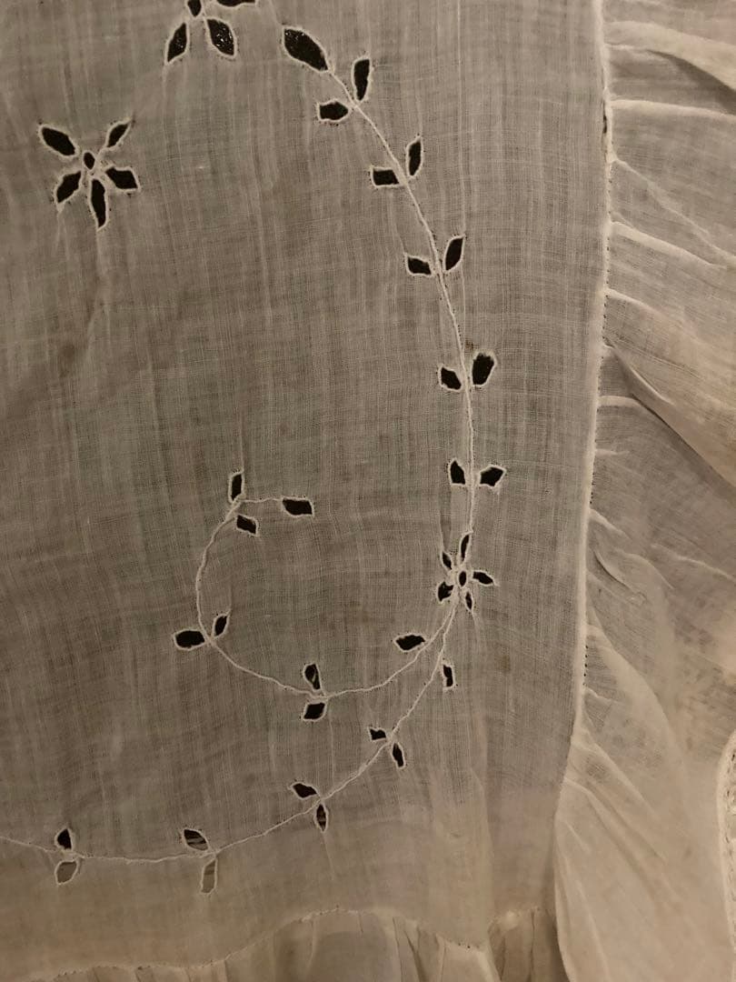 アンティーク　フランス　カットワーク　エンジェル　天使　椅子カバー