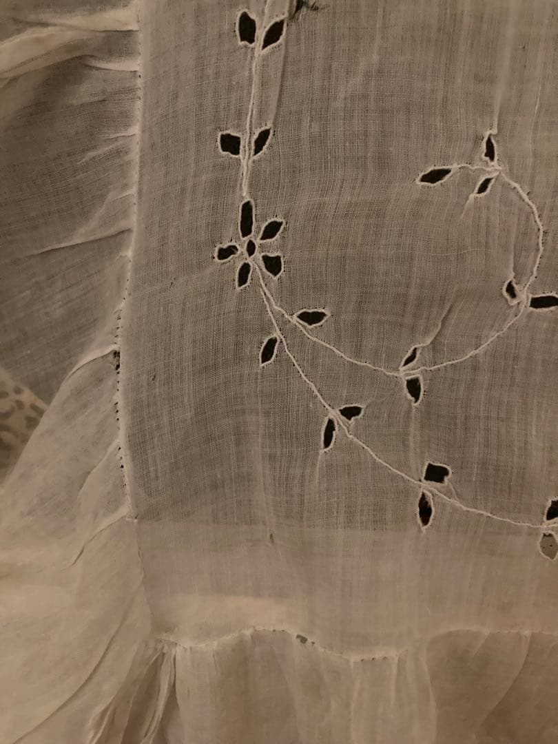 アンティーク　フランス　カットワーク　エンジェル　天使　椅子カバー