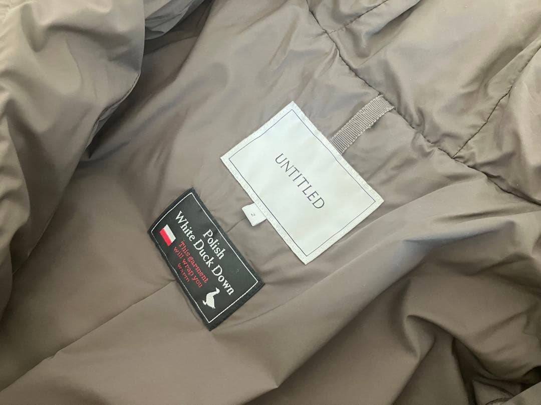 くじら　UNTITLED ホワイトダックダウン カーキ色　サイズ2